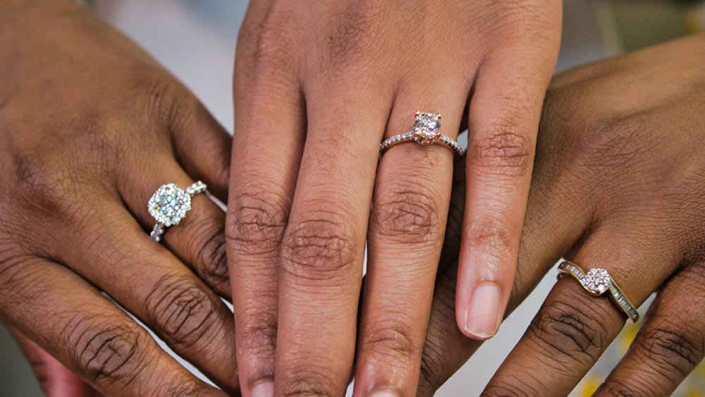 How to Choose a Wedding Band for Your Engagement Ring